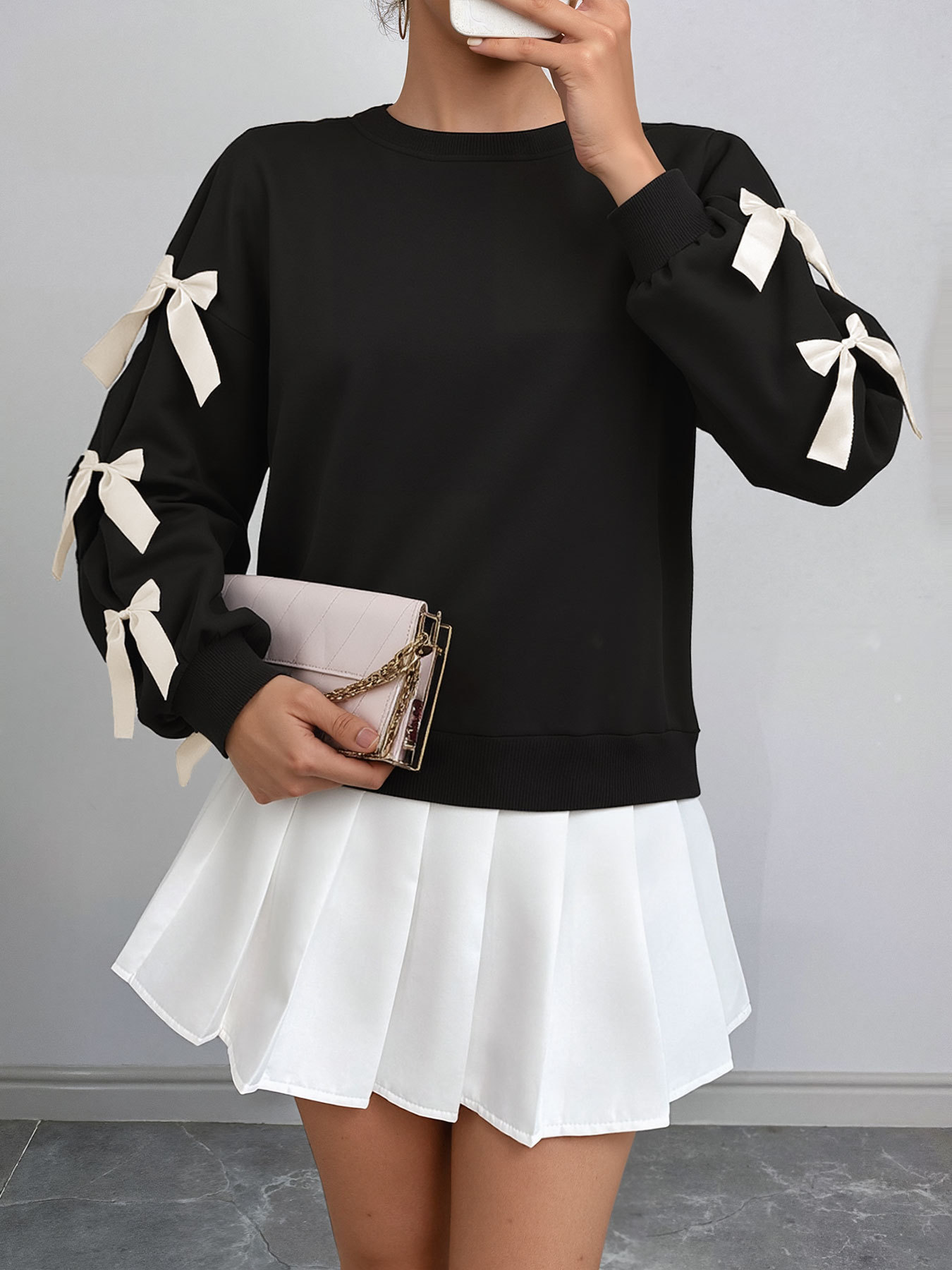 Sweet Bow Decorated Long Sleeve Sweatshirt 7b89540a 8f37 4fa8 8e5e 914997e46e90