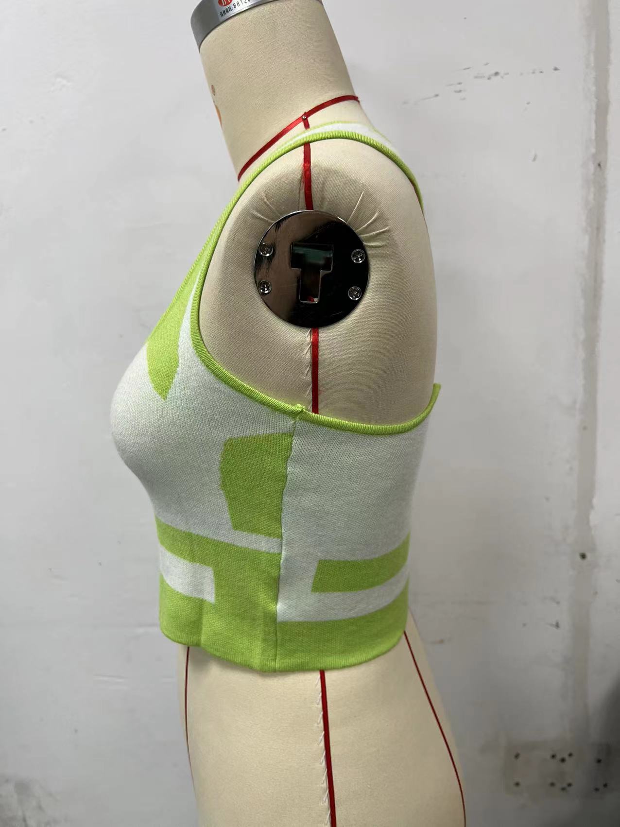 8c4dcf9b Ae69 4b33 809d 98385904e335