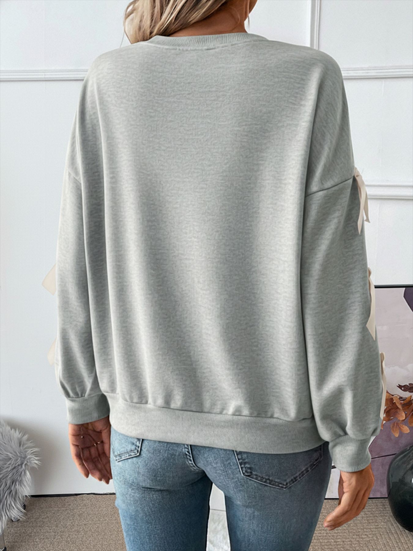 Sweet Bow Decorated Long Sleeve Sweatshirt Fec2a261 Adb9 47ed 99c8 A2a105f27e22